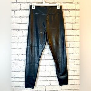 Abercrombie & Fitch Black High Rise Faux Leather Leggings size Medium